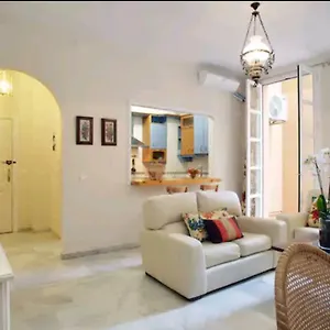 apartamento-alcazaba-malaga.hotelsinnerja.org/